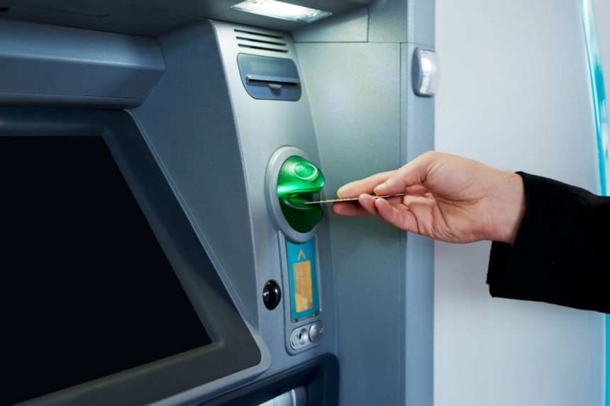 bancomat,-lo-scontrino-può-favorire-truffe