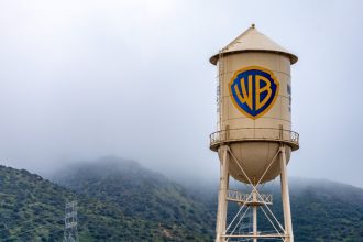 paramount-conquista-warner,-netflix-si-ritira